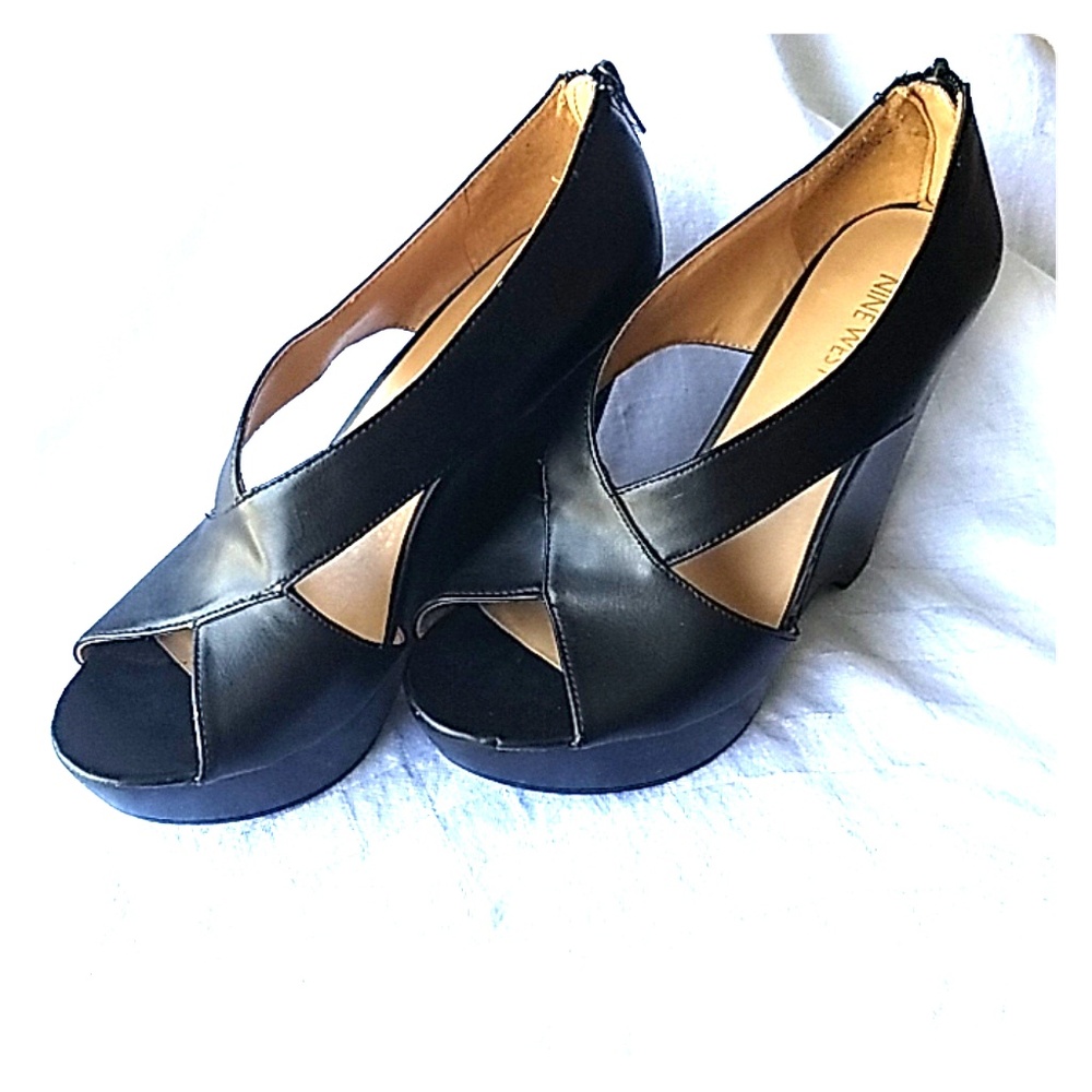 Black Wedges